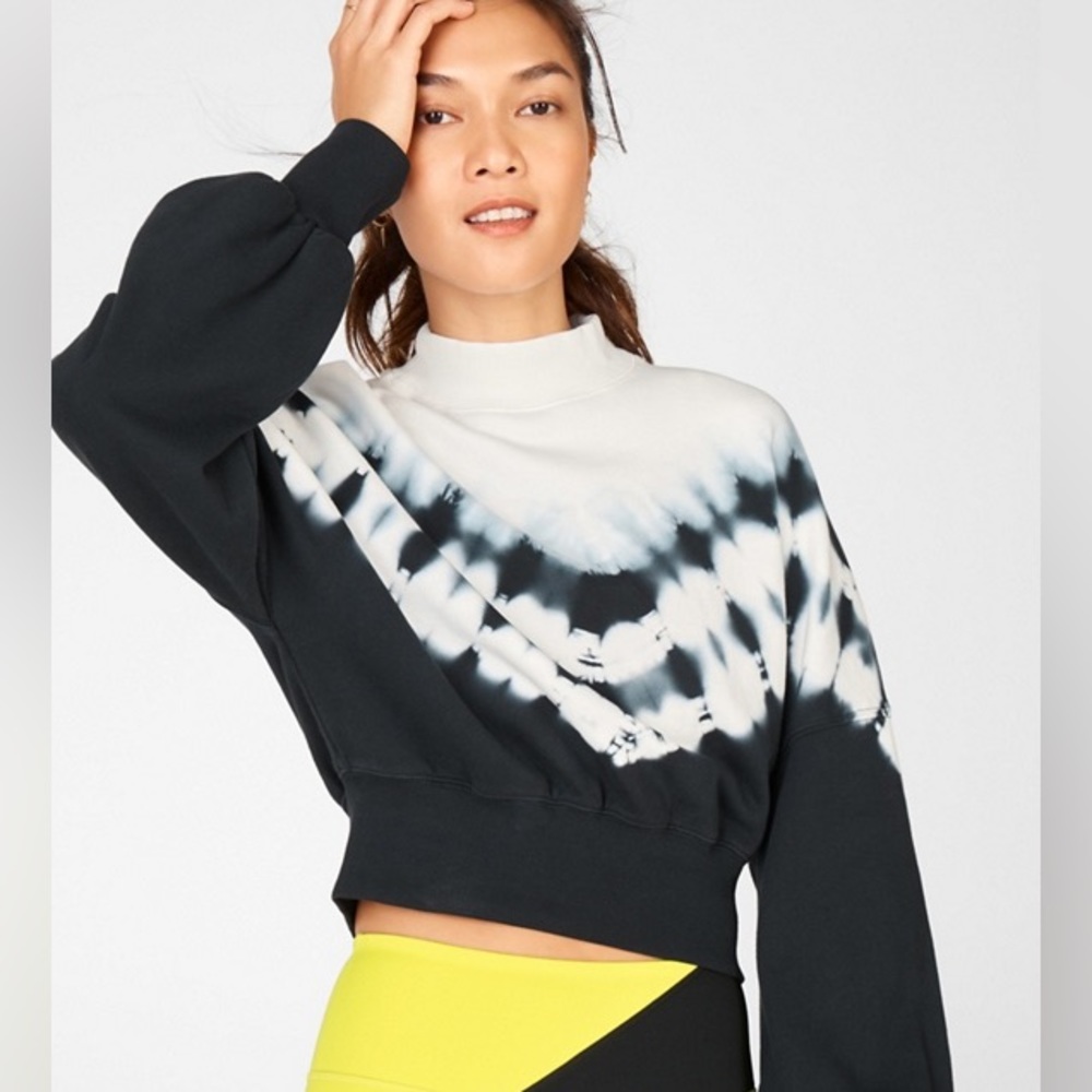 Fabletics tie dye sweater sz S